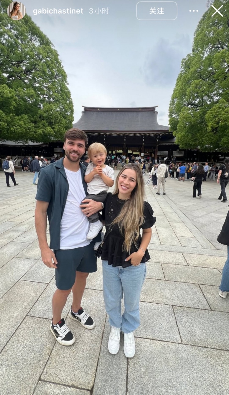 澤卡妻子更新社媒，曬出休賽期一家人在日本明治神宮游覽照