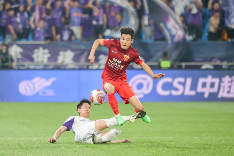 武磊符合蘇超參賽條件，但不可以把“有資格”和“有望”混為一談