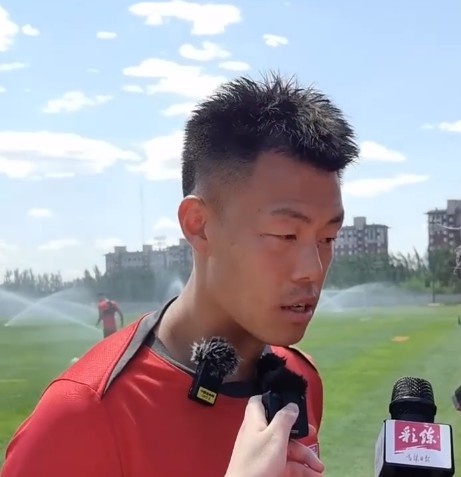譚龍：現(xiàn)在亞泰成績不是特別理想，穩(wěn)定年輕球員的情緒最重要