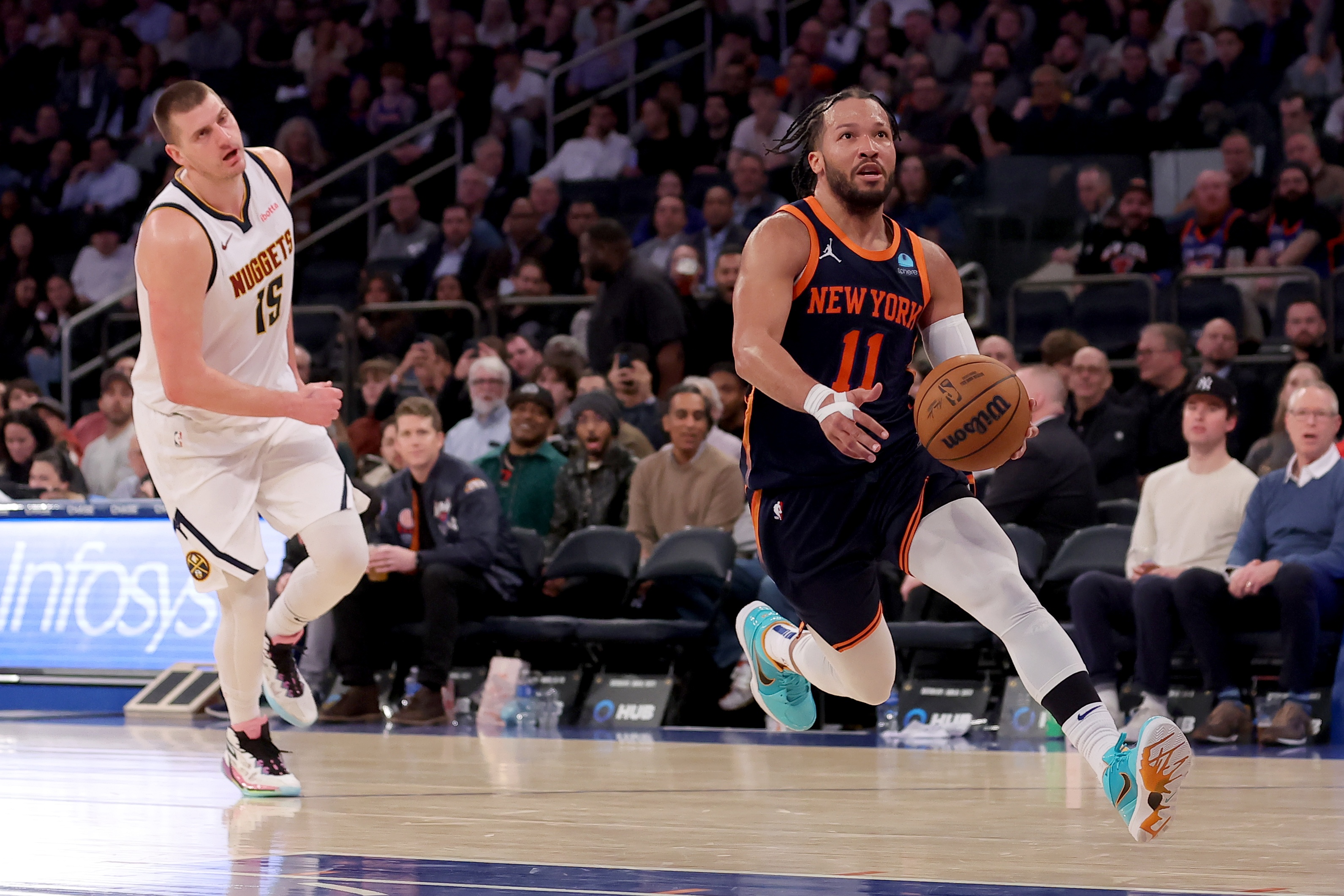 現(xiàn)在NBA中誰的腳步最好？豪斯：我會說約基奇和布倫森