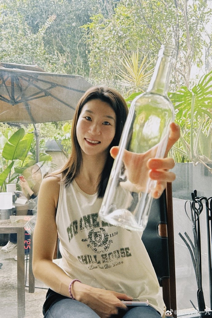 有點甜！李一凡曬個人美照：人嘛 開開心心就好??