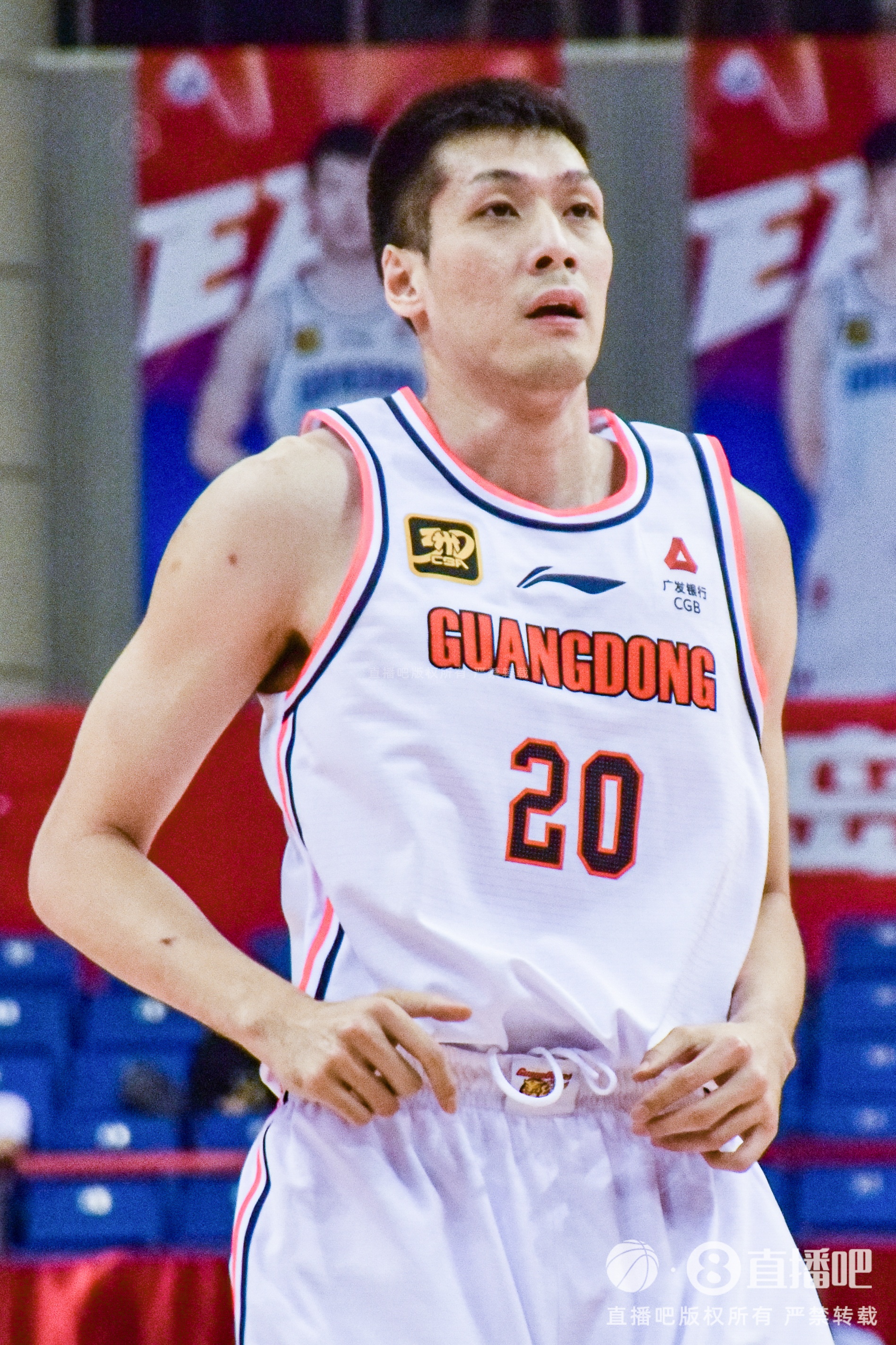 媒體人：CBA同位置球員中不如韓德君、任駿飛、黃榮奇的大有人在