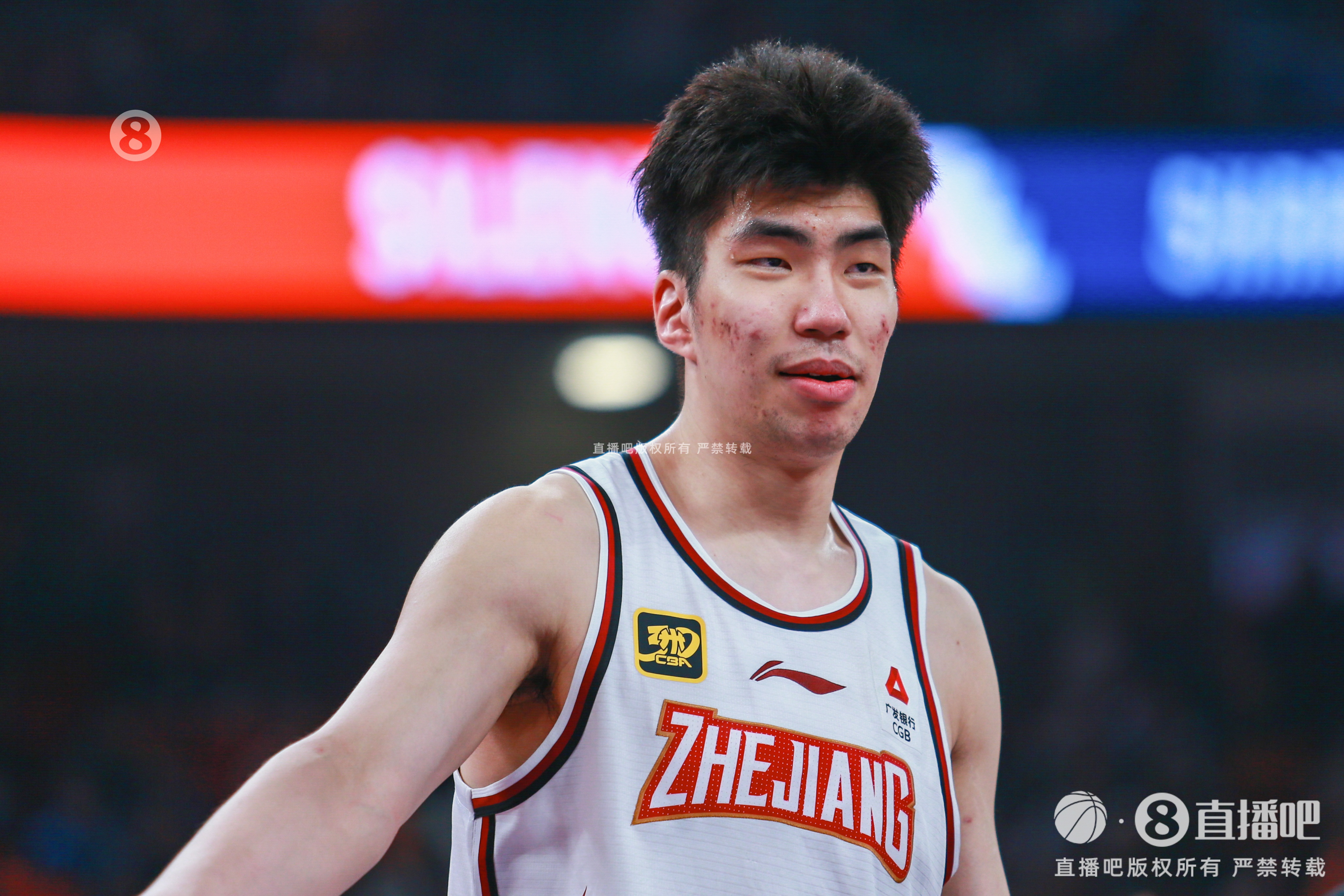 首秀！余嘉豪面對母隊(duì)畢爾巴鄂 半場2中1&罰球2中1得到3分4籃板
