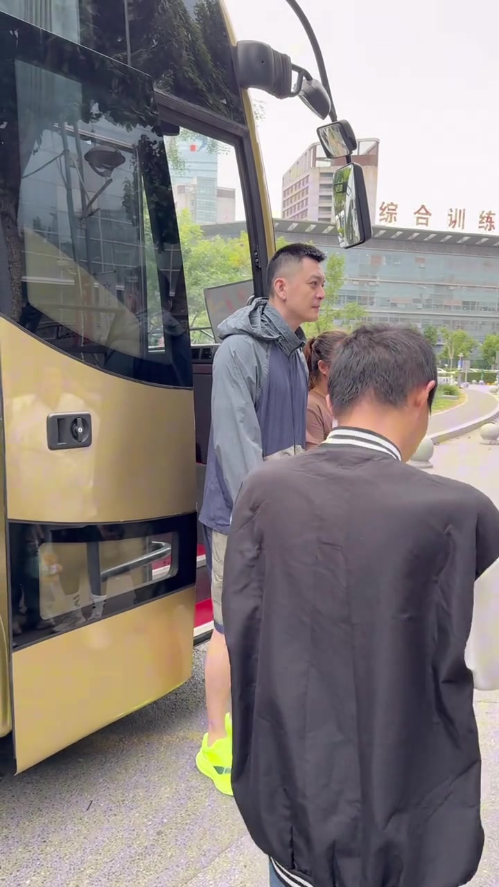 遼籃已前往鞍山開啟邀請(qǐng)賽之旅 讓我們一起期待精彩的比賽吧