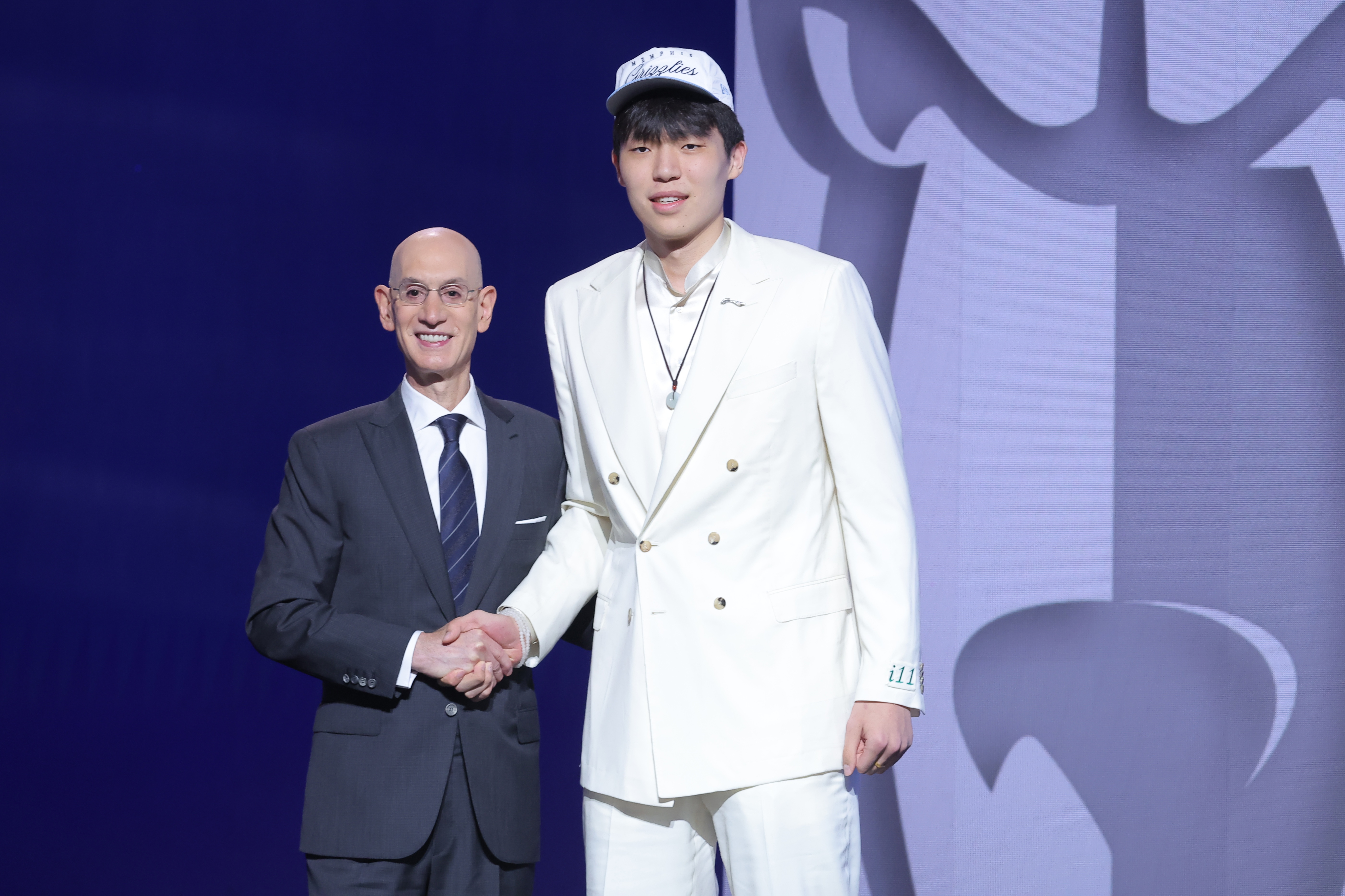 隊(duì)記調(diào)侃：楊瀚森選秀大會的炸雞是不是原本要等到19順位前吃完？
